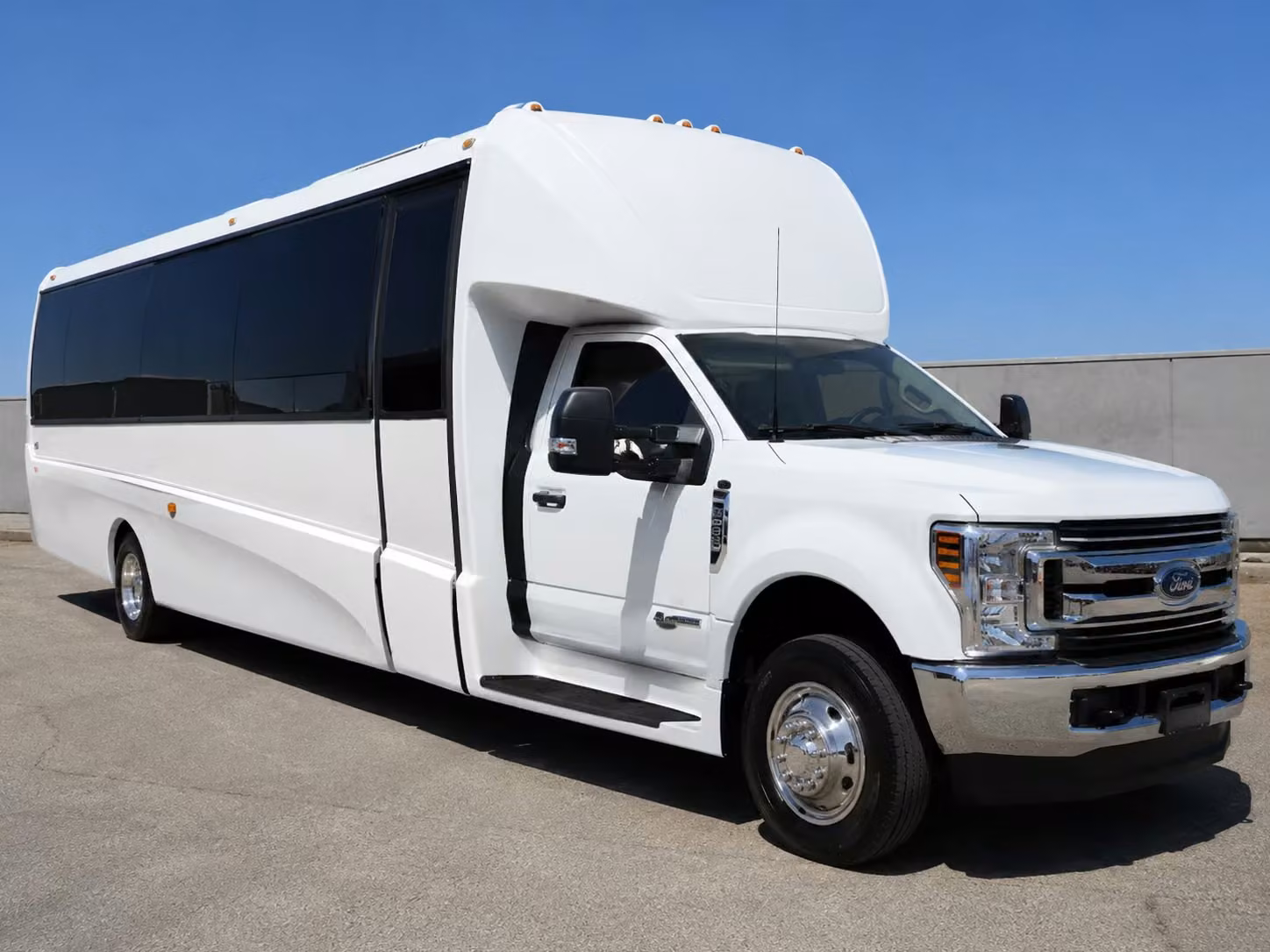 vacaville 20 passenger minibus rental
